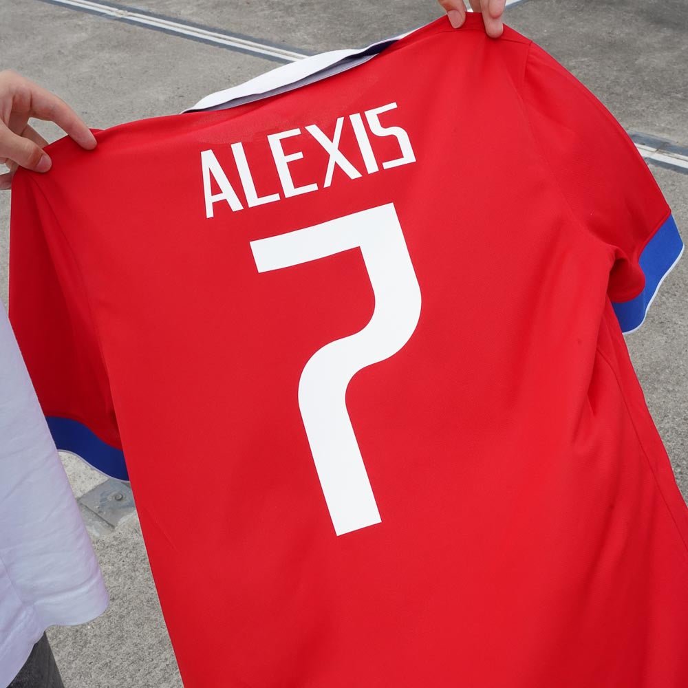 Retro Chile football shirts and vintage kits from World Cups and Copa América triumphs.