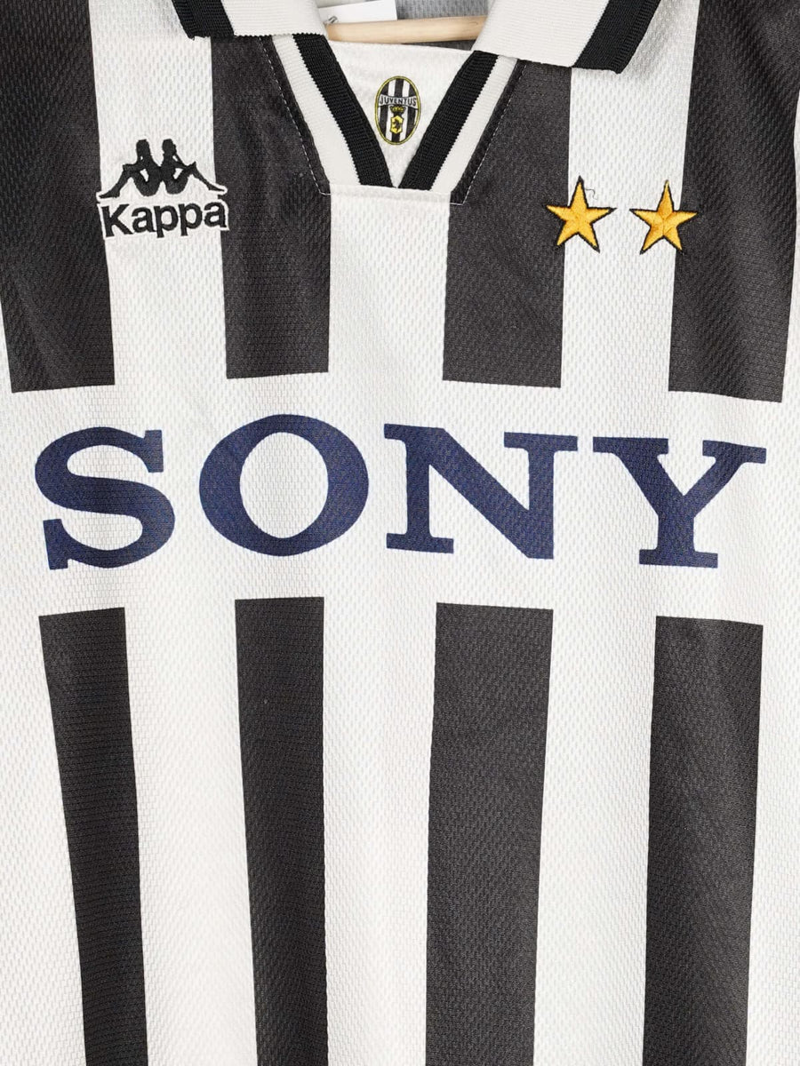 1996/97 Juventus Home Shirt (L)