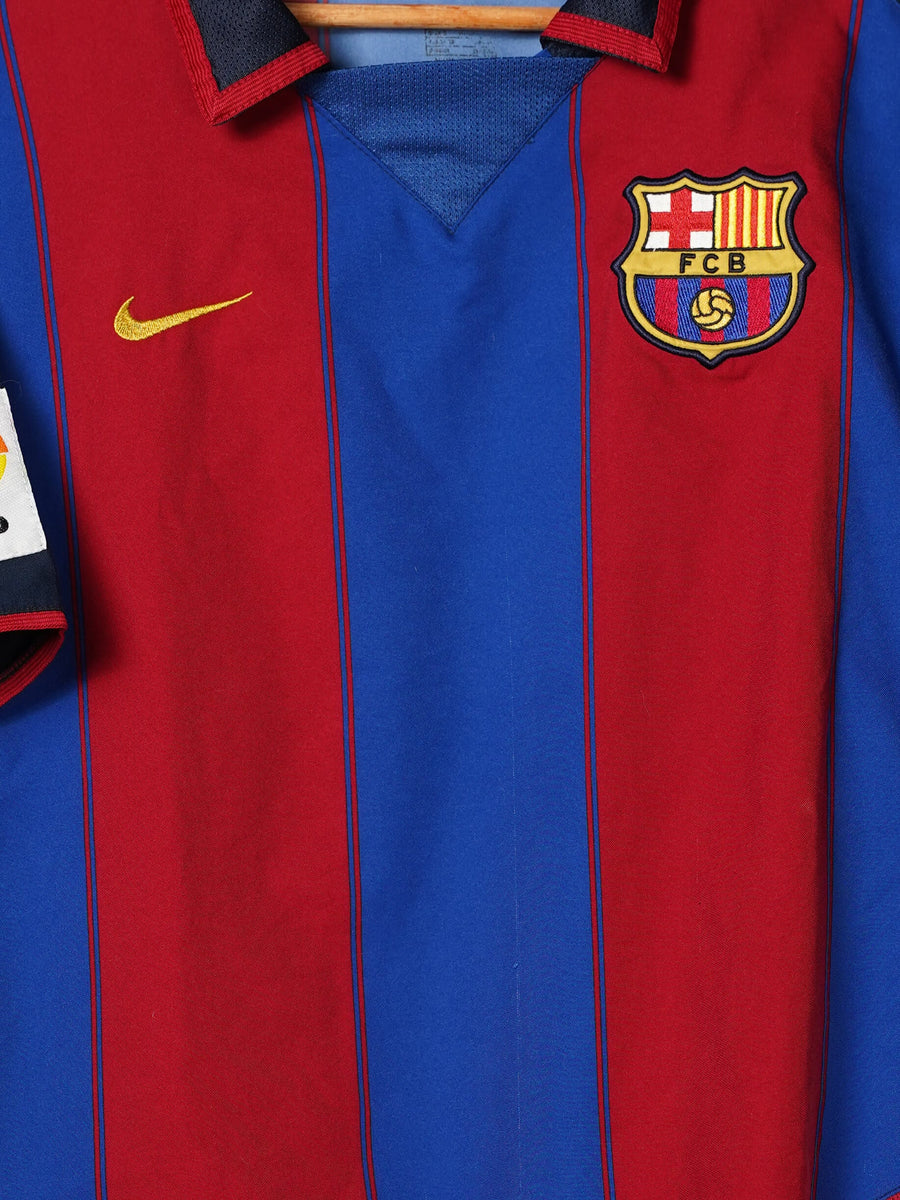 2003/4 Barcelona Ronaldinho #10 Home Shirt (L)
