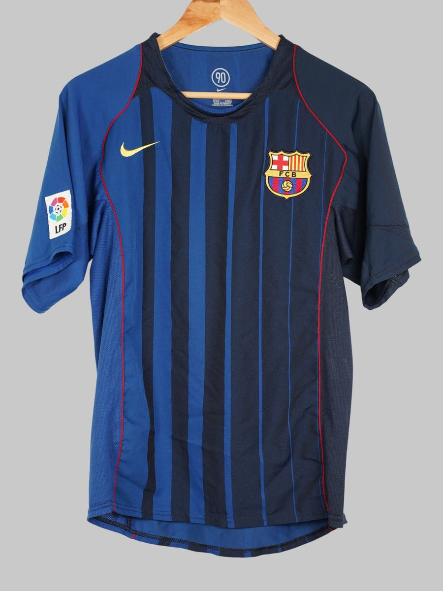 2004/5 Barcelona Ronaldinho #10 Away Shirt (M)