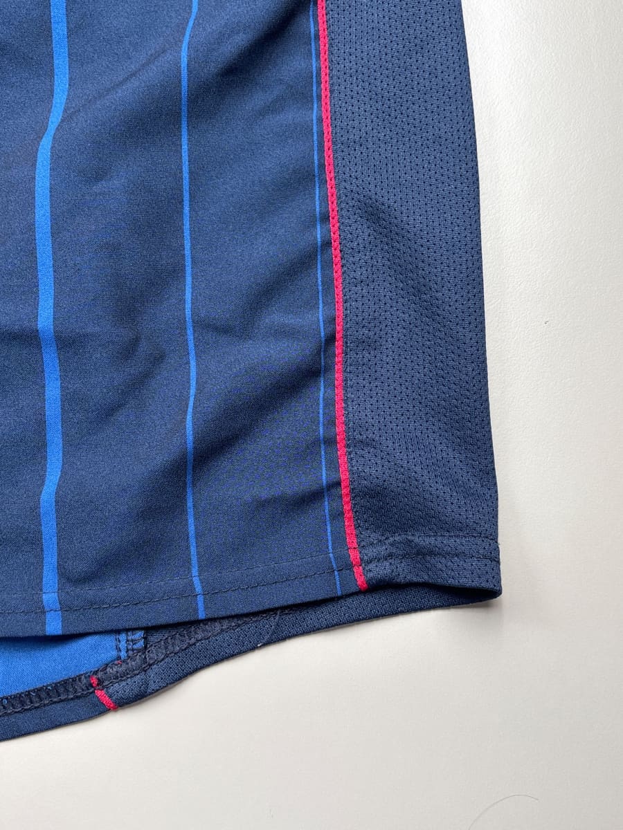 2004/5 Barcelona Ronaldinho #10 Away Shirt (M)