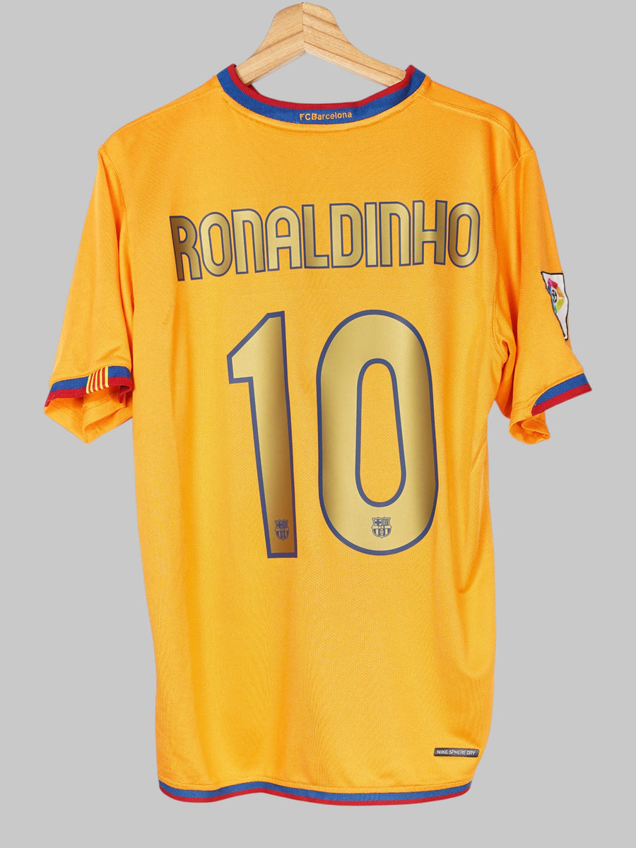 2006/07 Barcelona Away Shirt Ronaldinho #10 (M)