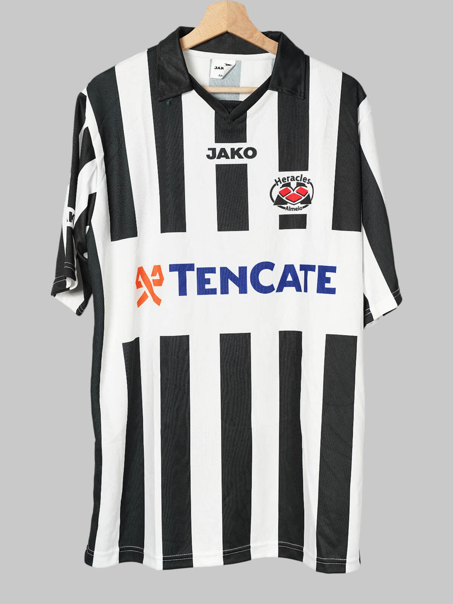 2006/7 Heracles Almelo Everton #19 Signed Home Shirt (M)