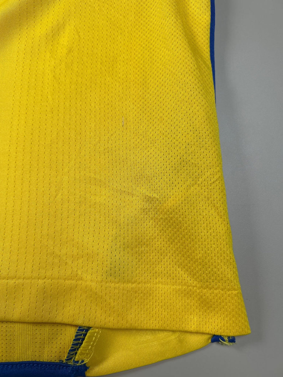 2007/8 Sweden Ibrahimovic #10 Home Shirt (L)