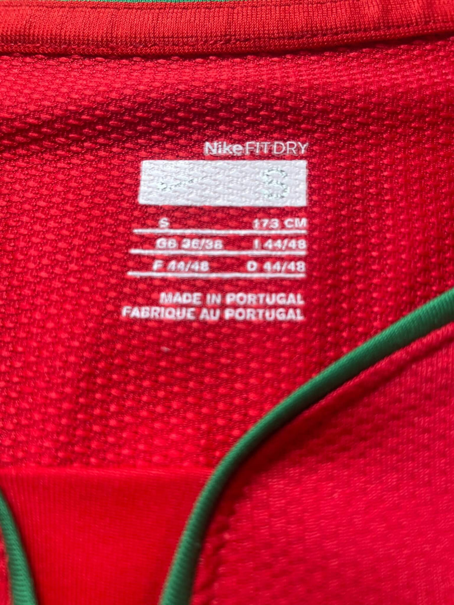 2008/09 Portugal Ronaldo 7 Home Shirt (S) Nike