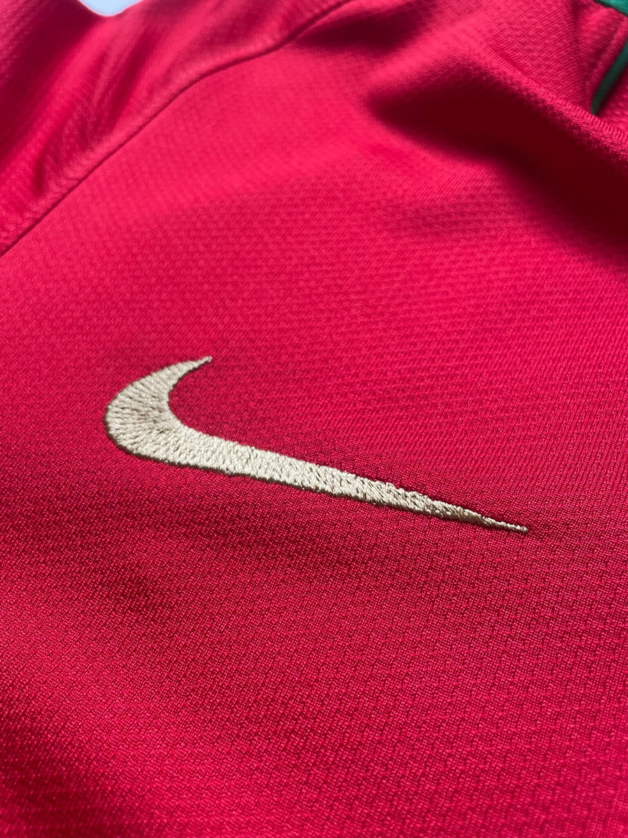 2008/09 Portugal Ronaldo 7 Home Shirt (S) Nike