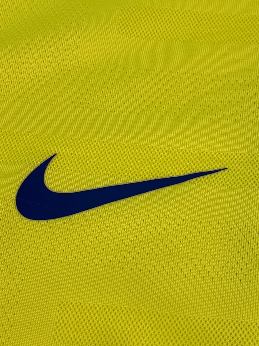 2010/11 Barcelona Training Shirt (L)