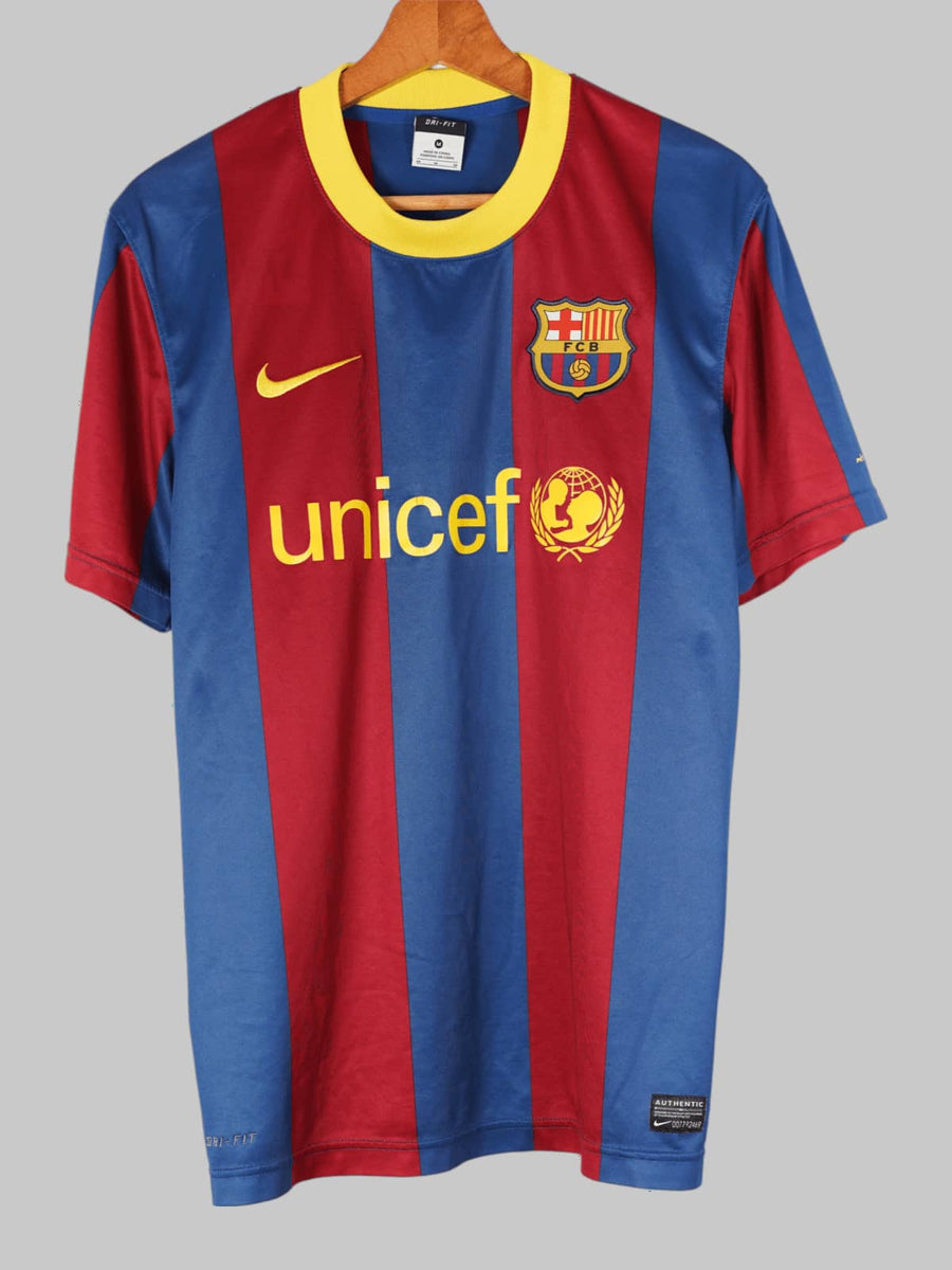 2010/11 Barcelona Xavi #6 Home Shirt (M)