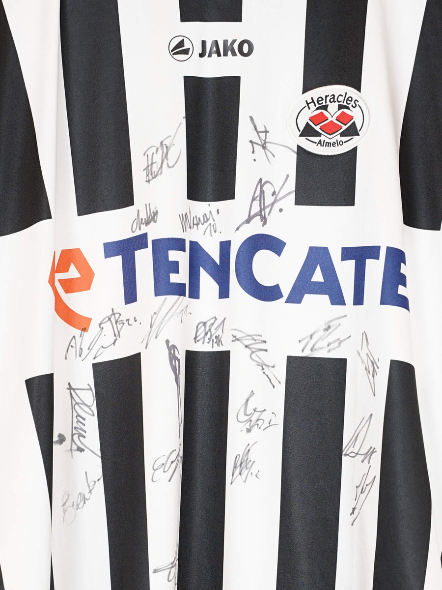 2010/11 Heracles Almelo Home Shirt Squad Signed BNWT (L)