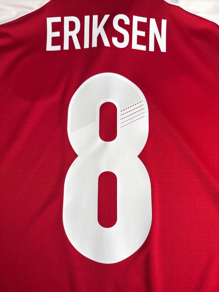2012/13 Denmark Eriksen #8 Home Shirt (L)