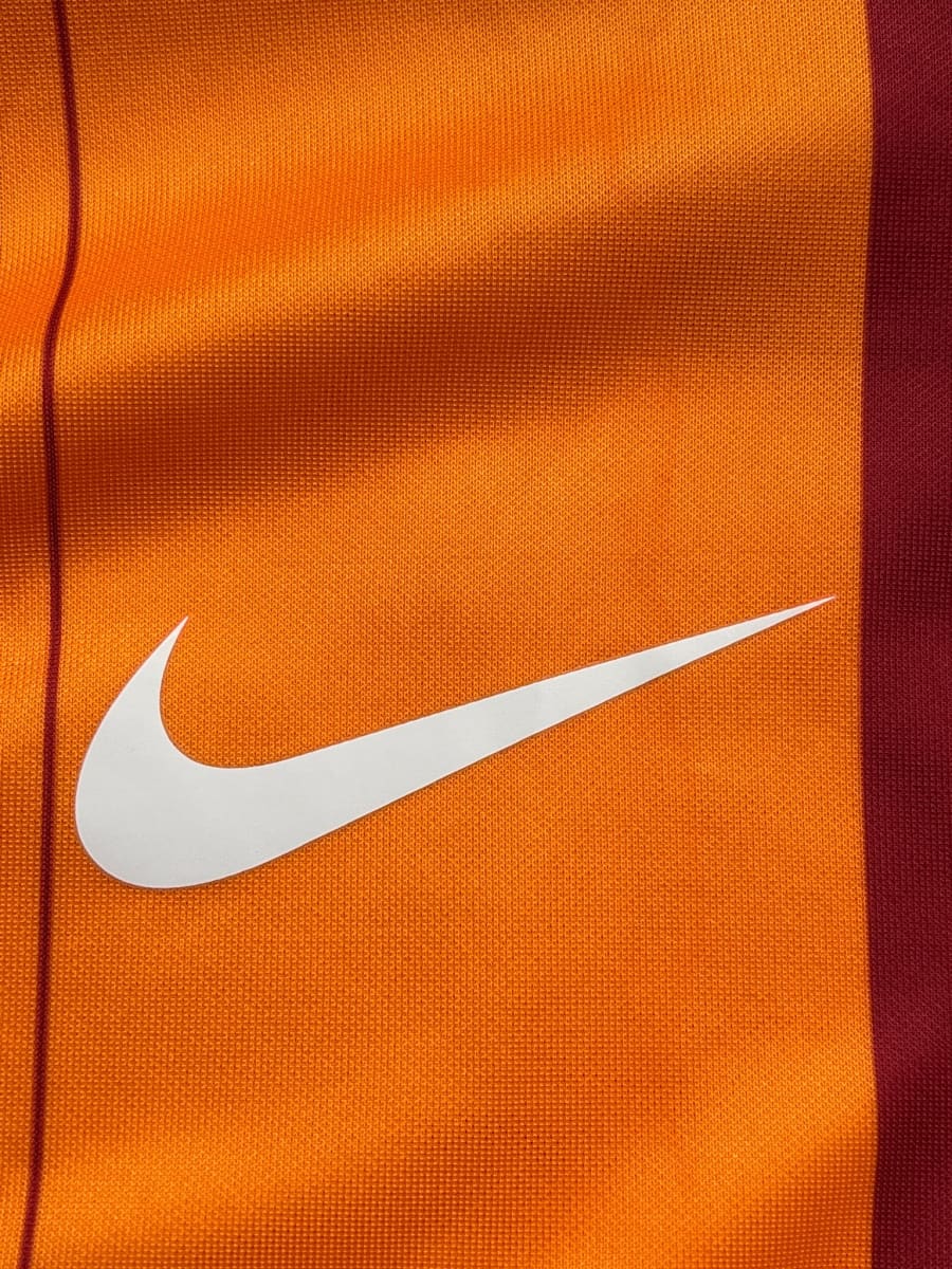 2014/15 Galatasaray Sneijder #10 Home Shirt BNWT Signed With Video Proof (XXL)