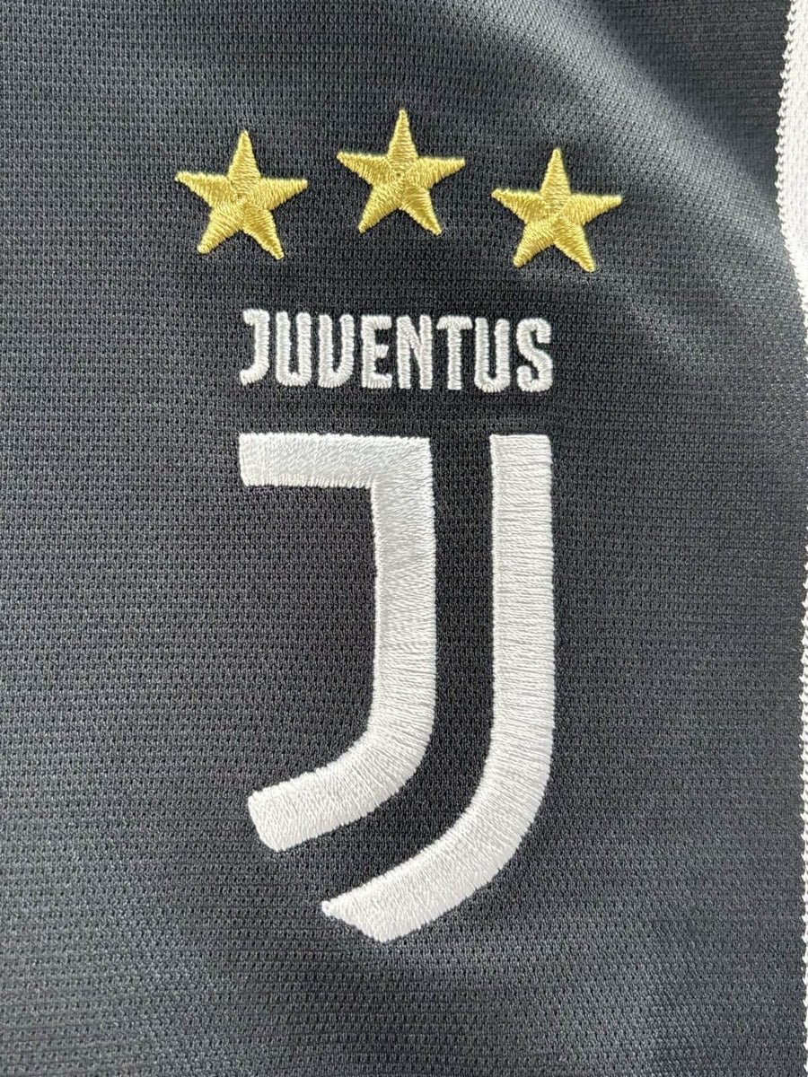 2018/19 Juventus Ronaldo #7 Home Shirt (M)