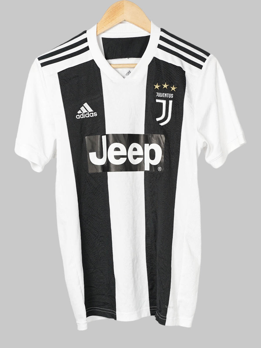 2018/19 Juventus Ronaldo #7 Home Shirt (S)