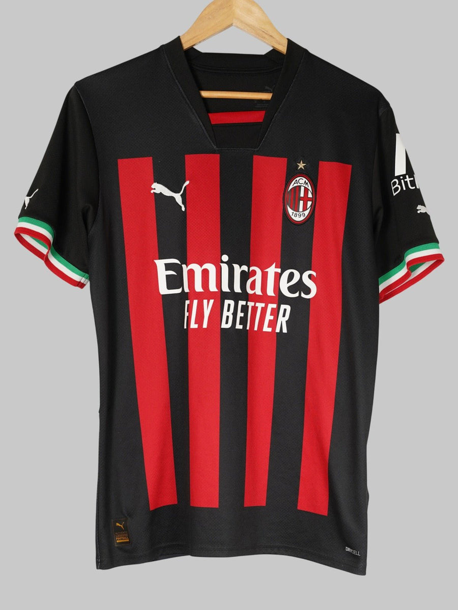 2022/23 AC Milan Ibrahimovic #11 Home Shirt (M)