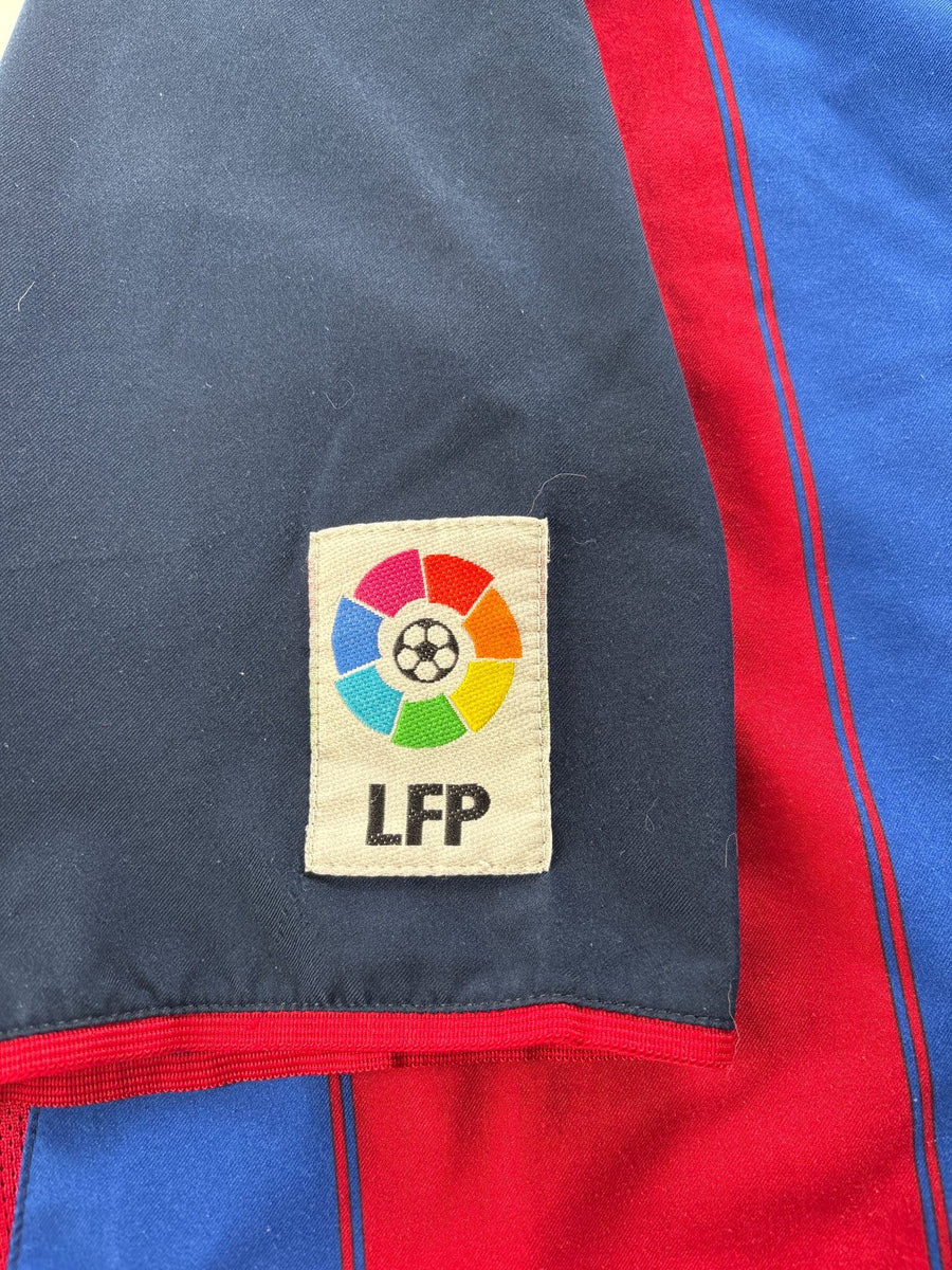 2003/4 Barcelona Ronaldinho #10 Home Shirt (L)
