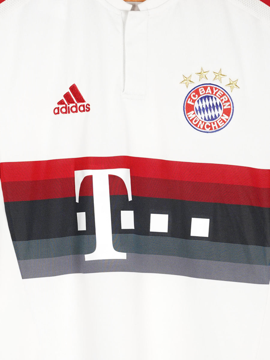 2015/16 FC Bayern München Away Shirt (M)