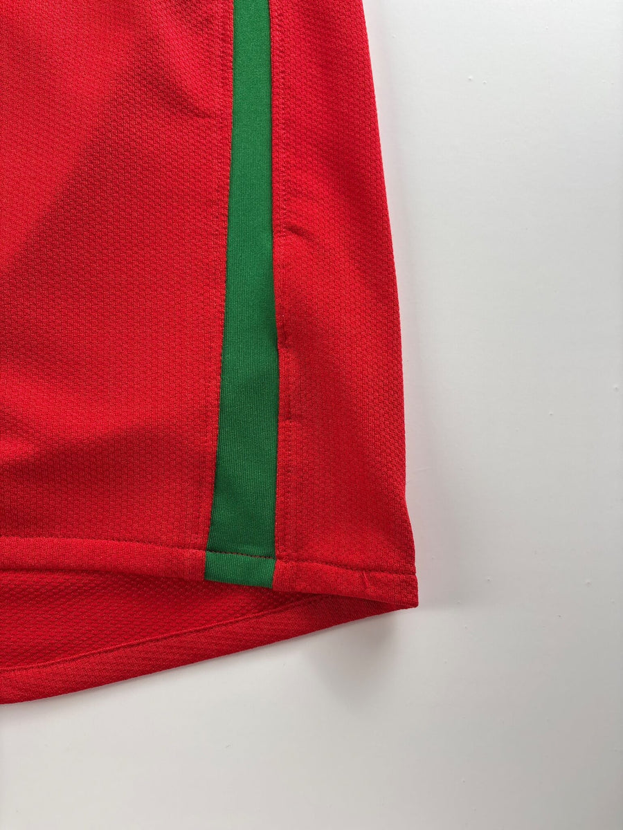 2008/09 Portugal Ronaldo #7 Home Shirt (M)