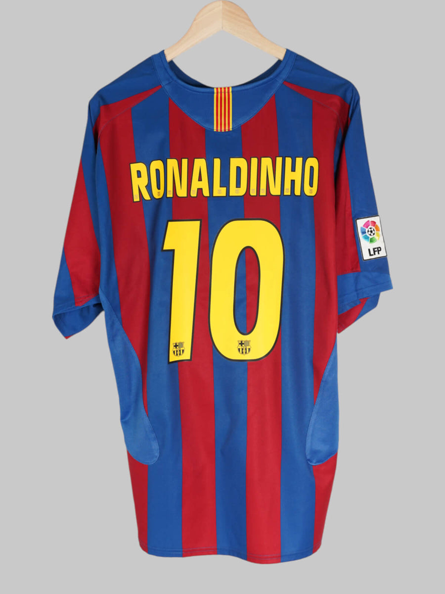 2005/6 Barcelona Ronaldinho #10 Home Shirt (XL)