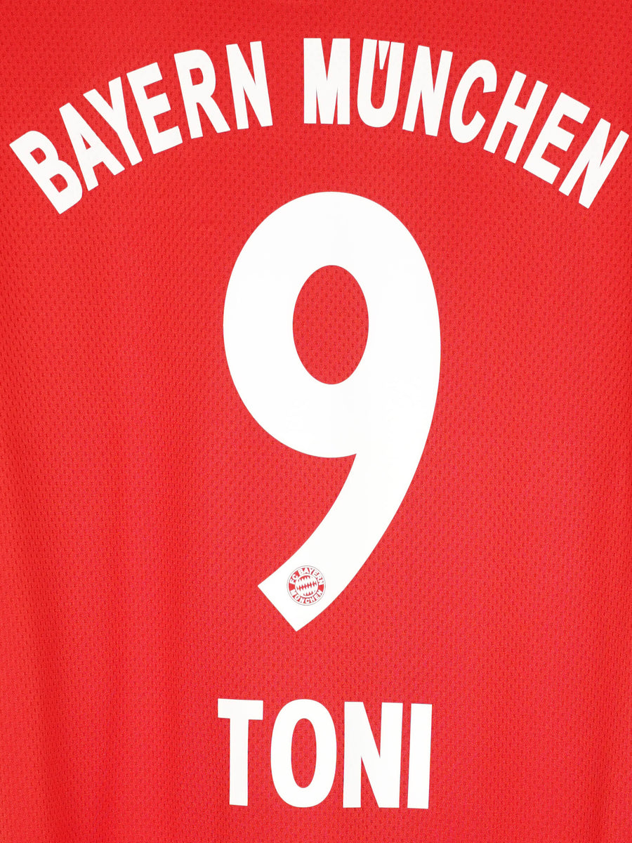 2009/10 Bayern Munich Toni #9 Home Shirt (XL)
