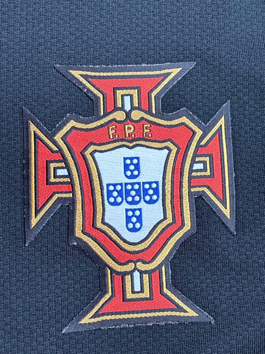 2006/7 Portugal C.Ronaldo #17 Away Shirt (XL)