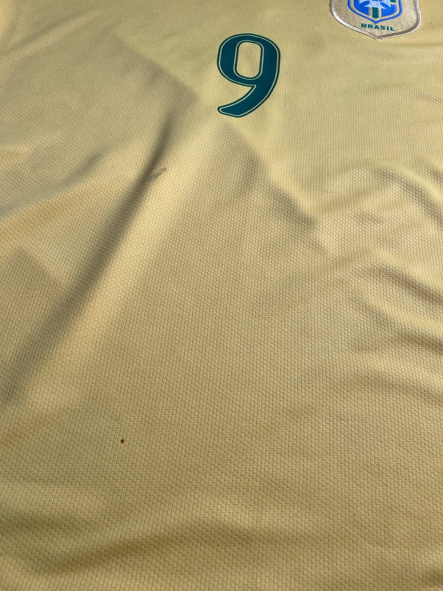 2006/07 Brazil Ronaldo #9 Home Shirt (M)