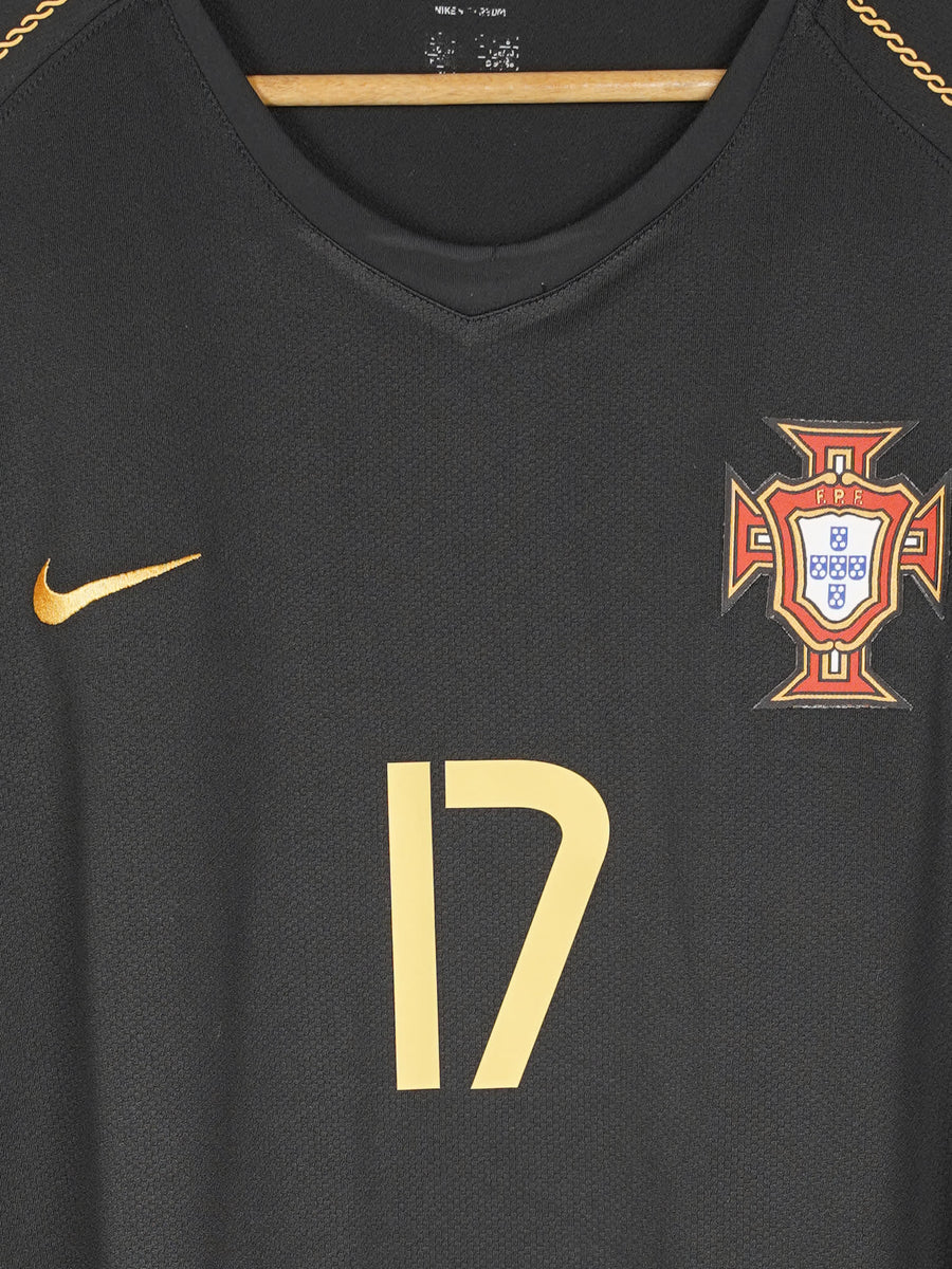 2006/7 Portugal C.Ronaldo #17 Away Shirt (XL)
