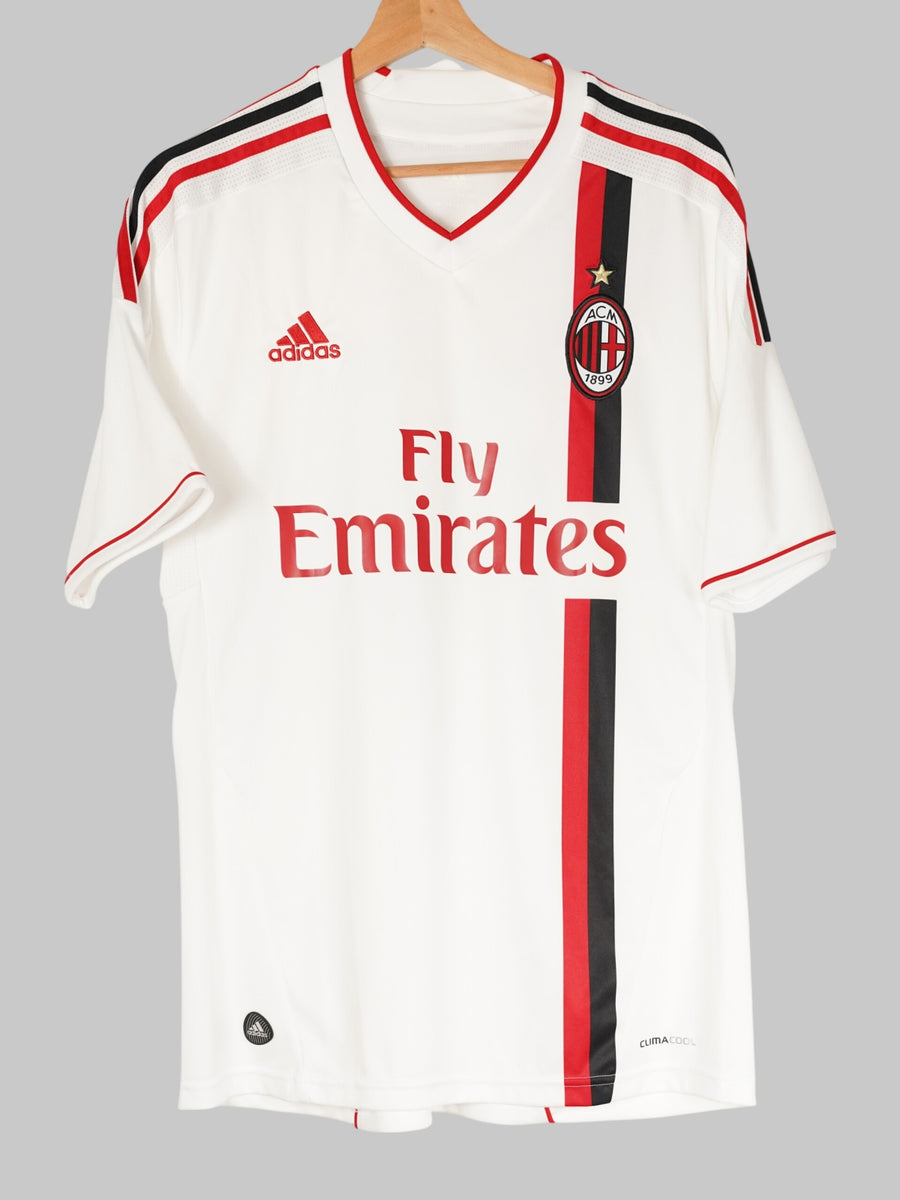 2011/12 AC Milan Pato #7 Away Shirt (M)
