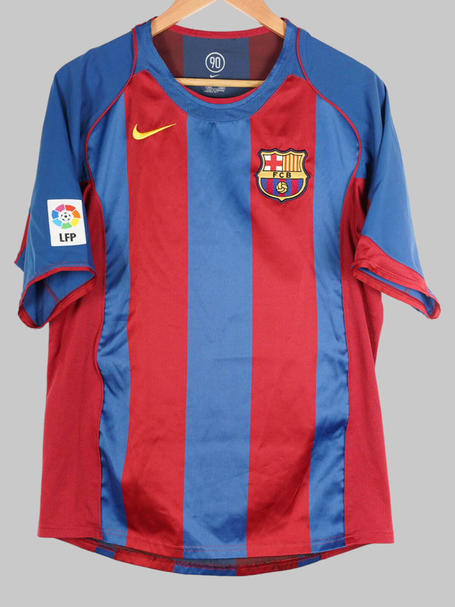 2004/5 Barcelona Ronaldinho #10 Home Shirt (M)
