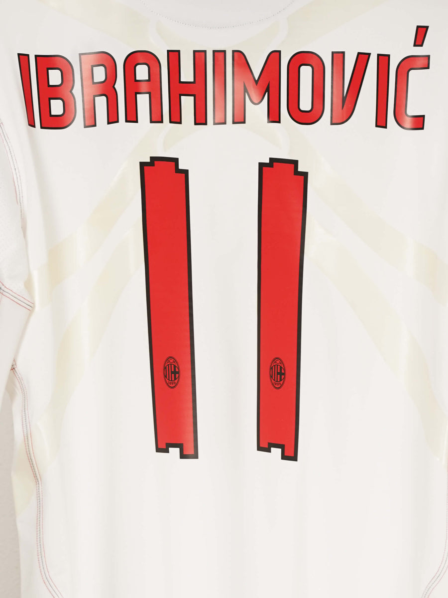 AC Milan Away Shirt L/S Player Issue 2010/11 Ibrahimovic 11 (XL)