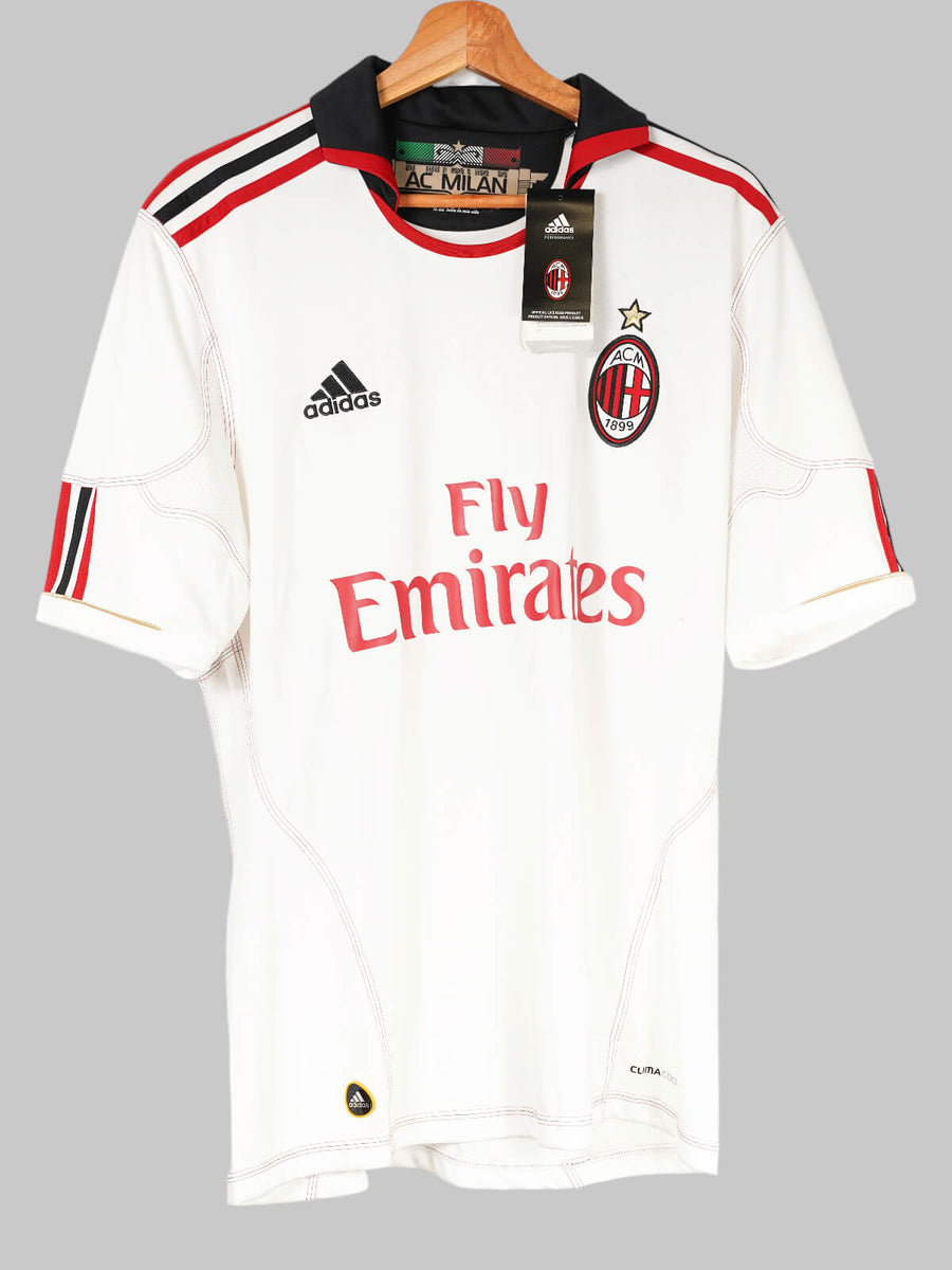 AC Milan Signed Away Shirt 2010/11 Gambaro 14 BNWT (M)
