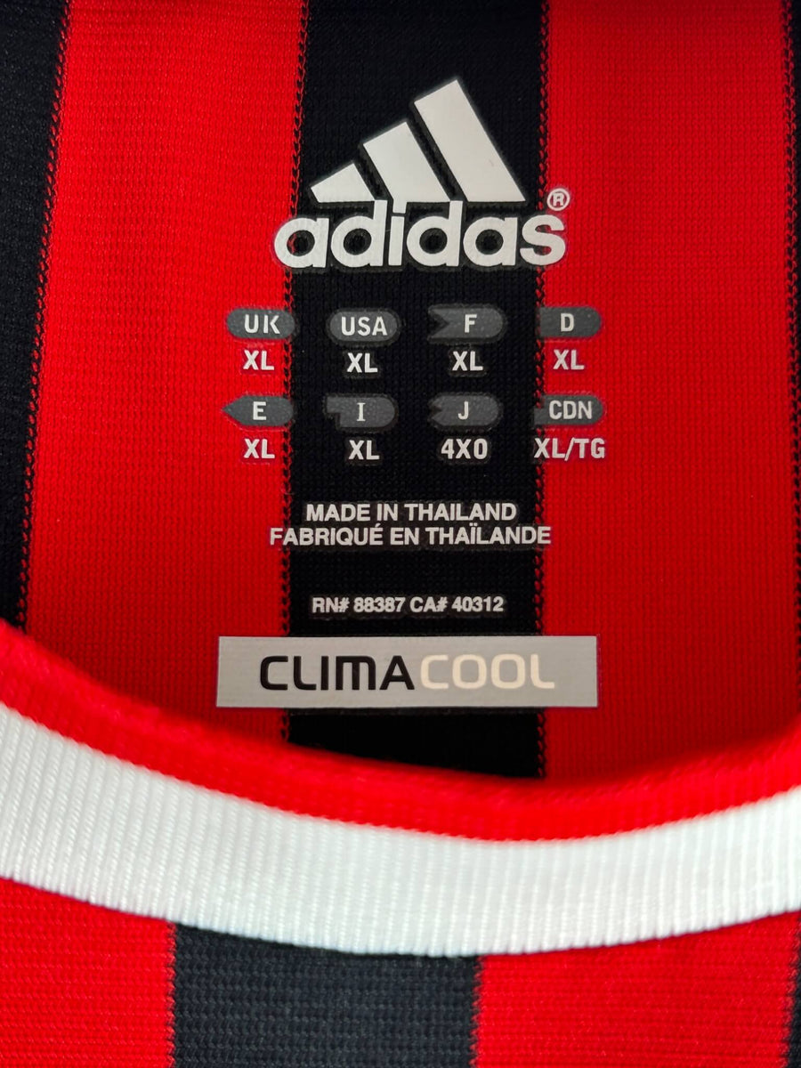 AC Milan Signed Home Shirt 2011/12 Aquilani 18 (XL)
