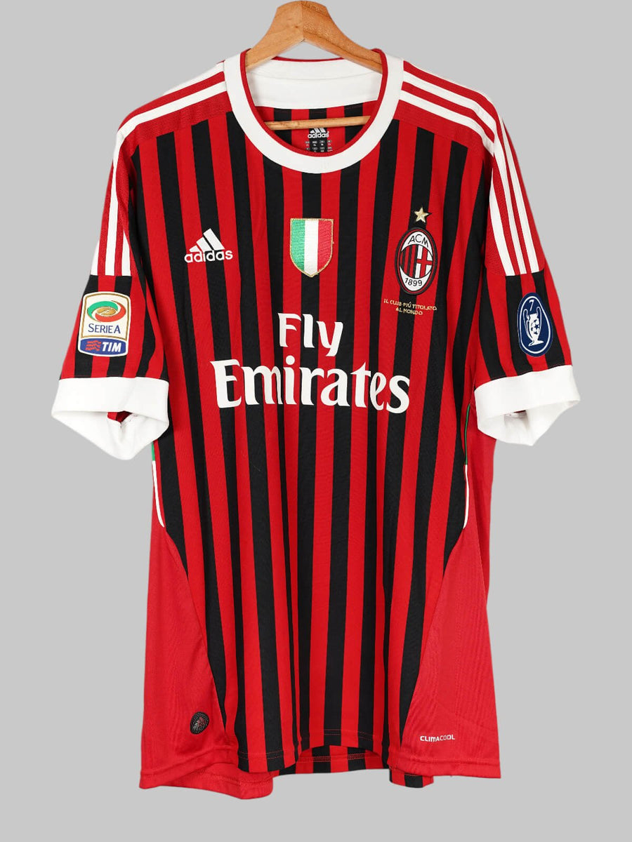 AC Milan Signed Home Shirt 2011/12 Aquilani 18 (XL)