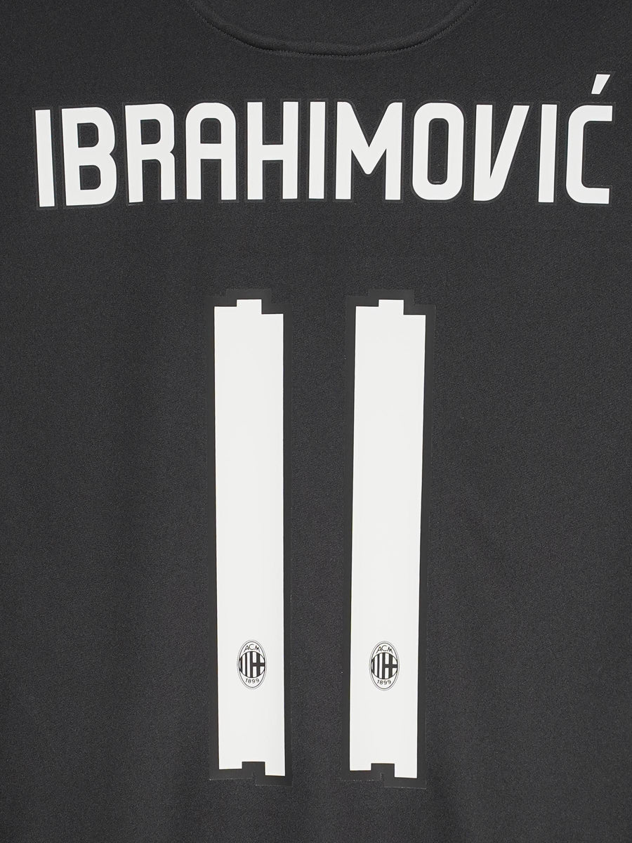 AC Milan Third Shirt 2010/11 Ibrahimovic 11 (L)