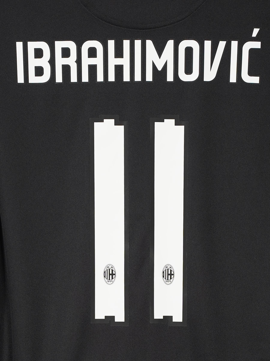 AC Milan Third Shirt 2010/11 Ibrahimovic 11 (L)