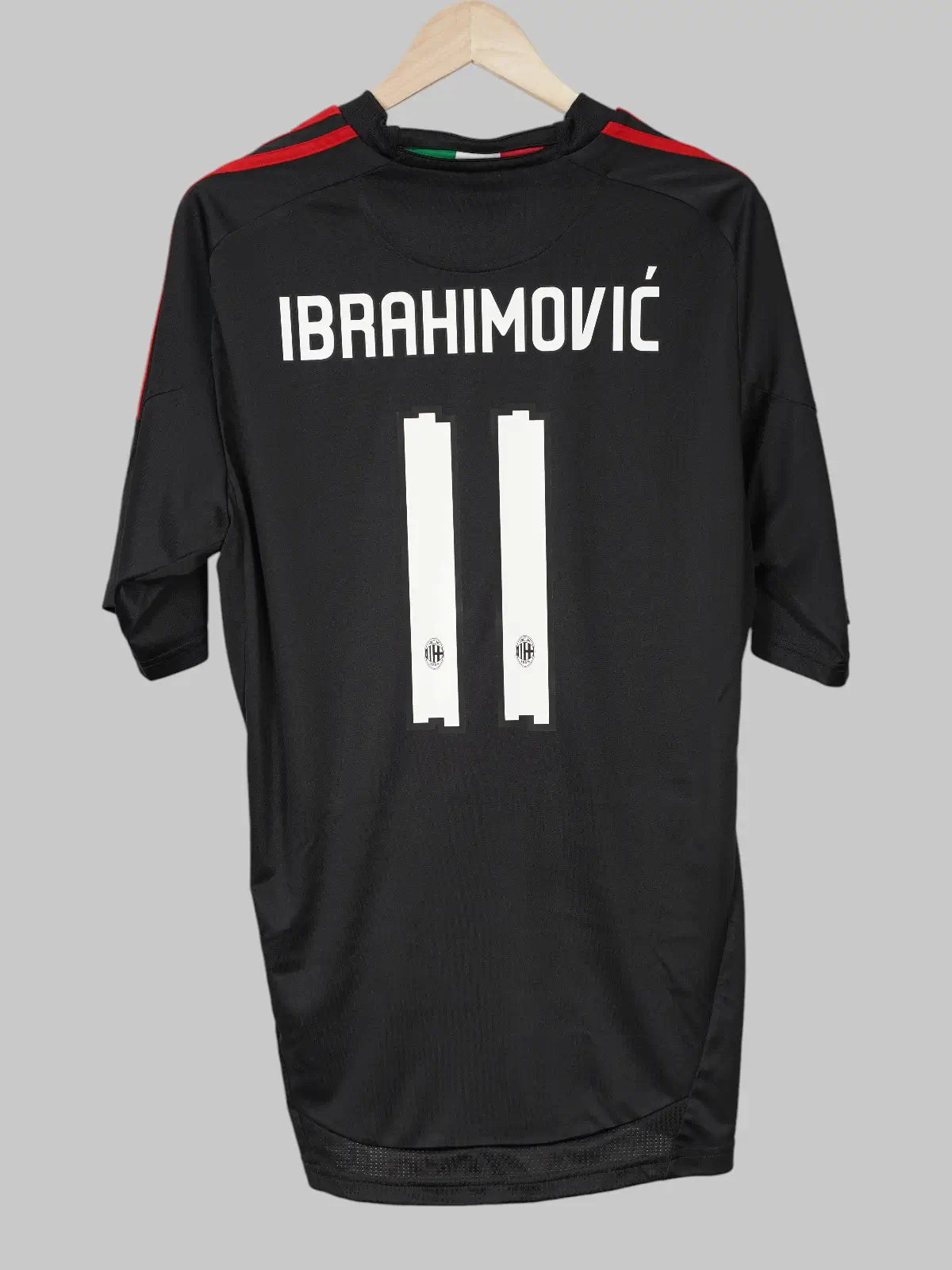 2010/11 AC Milan Ibrahimovic #11 Third Shirt (L) Adidas – First11 2010/11 AC Milan Ibrahimovic #11 Third Shirt (L) Adidas – First11