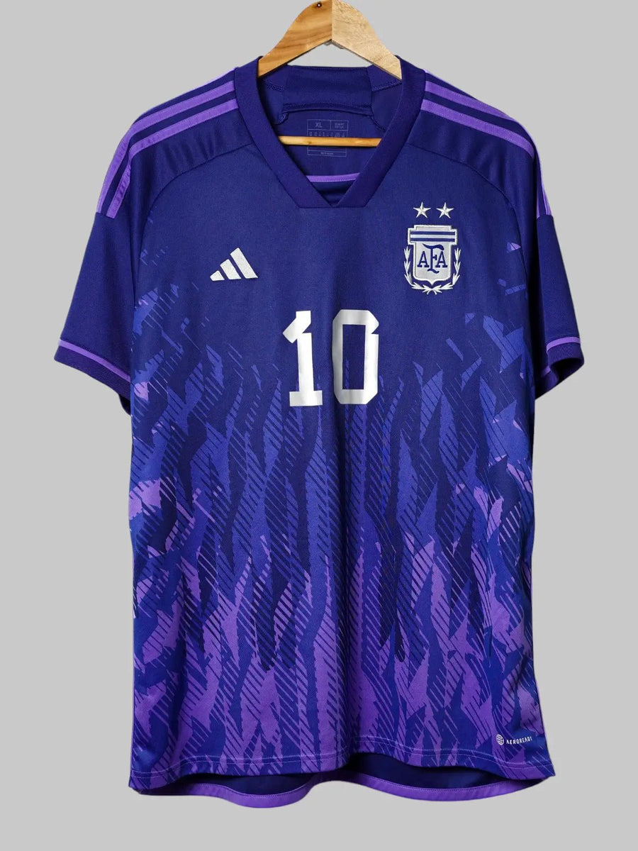 Argentina Away Shirt 2022/23 Messi 10 (XL)