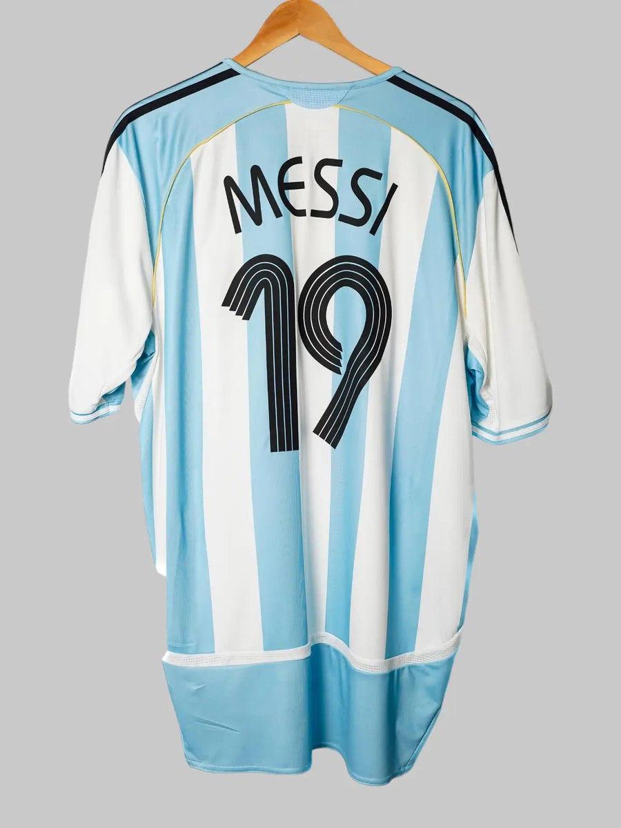 Argentina Home Shirt 2006/7 Messi 19 (XL)