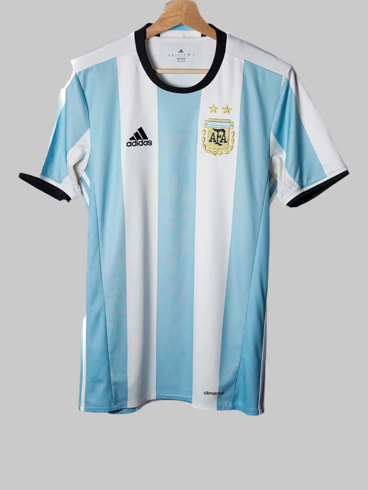 Argentina Home Football Shirt 2016/17 – Size Small – First11