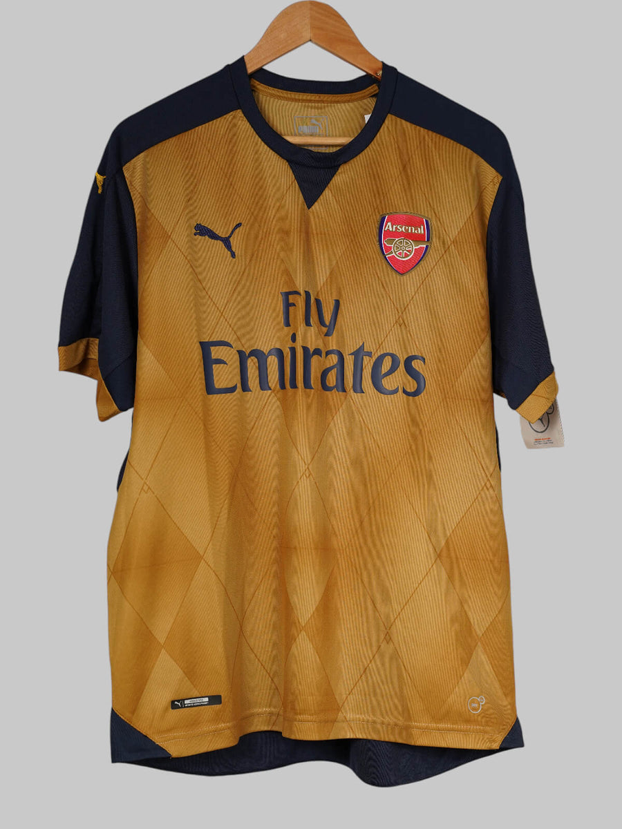 Arsenal Away Shirt 2015/16 Alexis 17 Signed (L)
