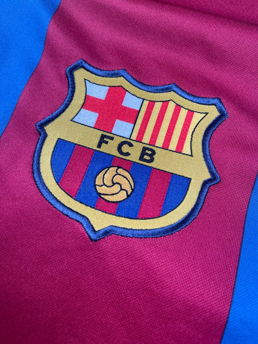 2010/11 Barcelona Xavi #6 Home Shirt (M)