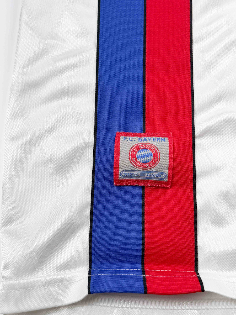 Bayern Munich Away Shirt 1996-98 Klinsmann 18 (XL)