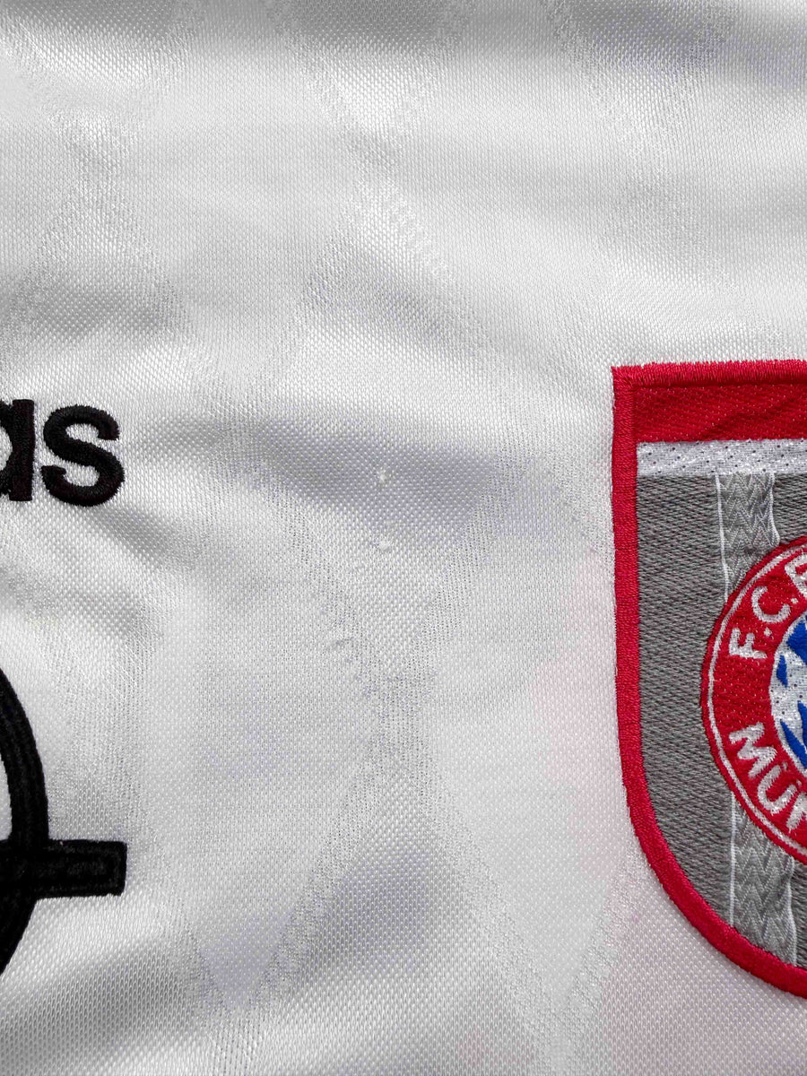 Bayern Munich Away Shirt 1996-98 Klinsmann 18 (XL)