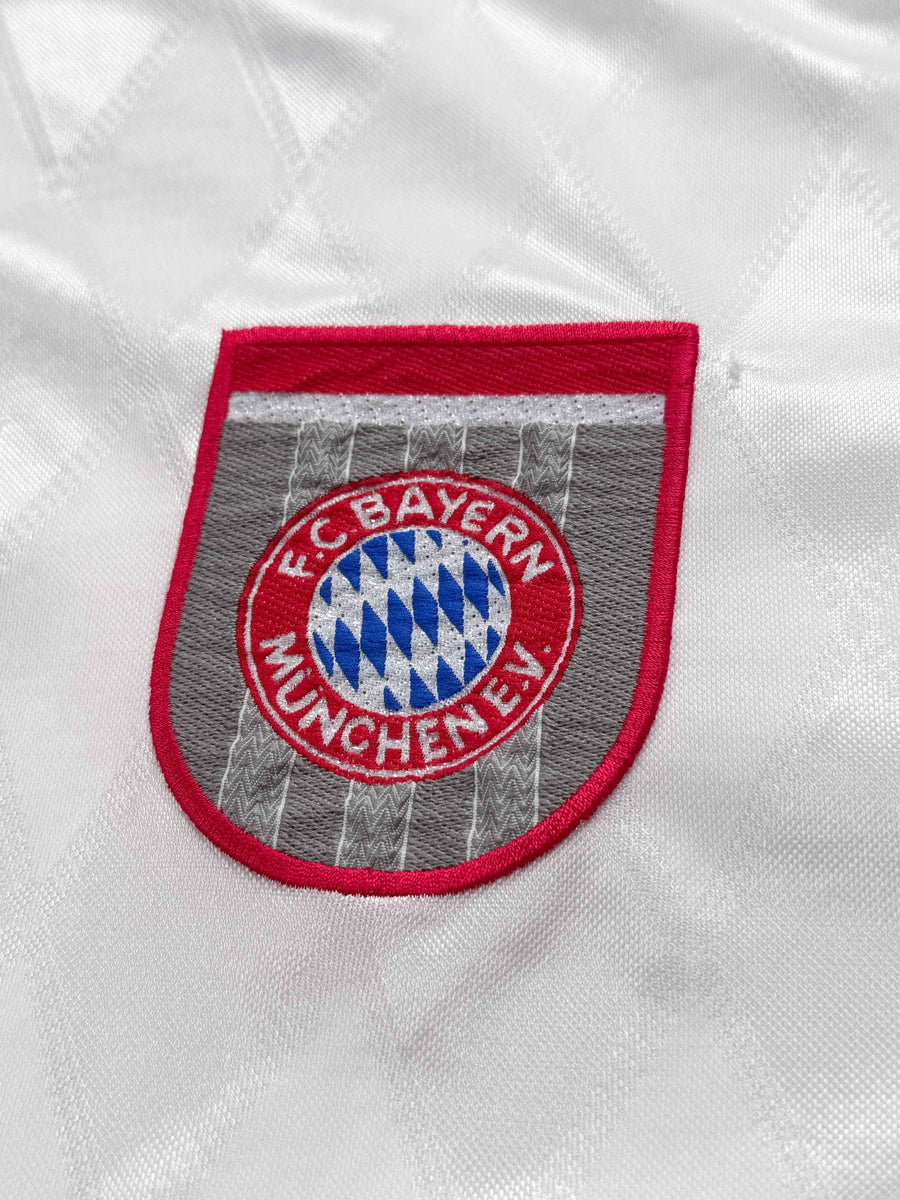 Bayern Munich Away Shirt 1996-98 Klinsmann 18 (XL)