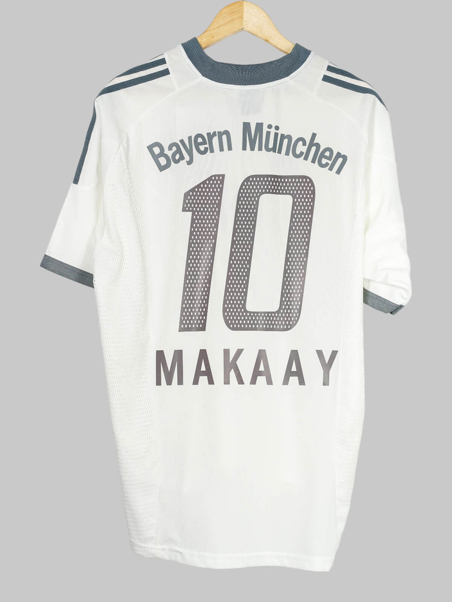 Bayern Munich Away Shirt 2002-04 Makaay 10 (L)