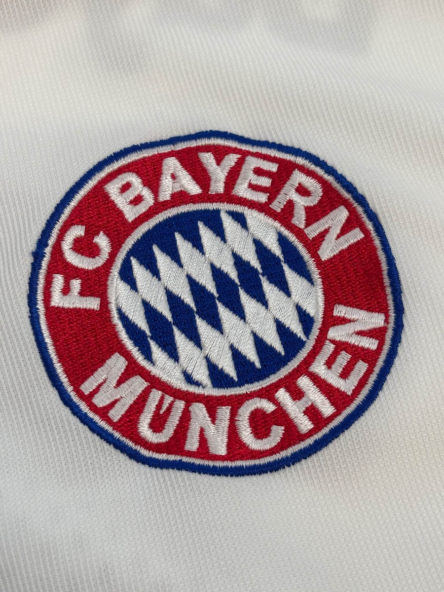 Bayern Munich Away Shirt 2002-04 Makaay 10 (L)