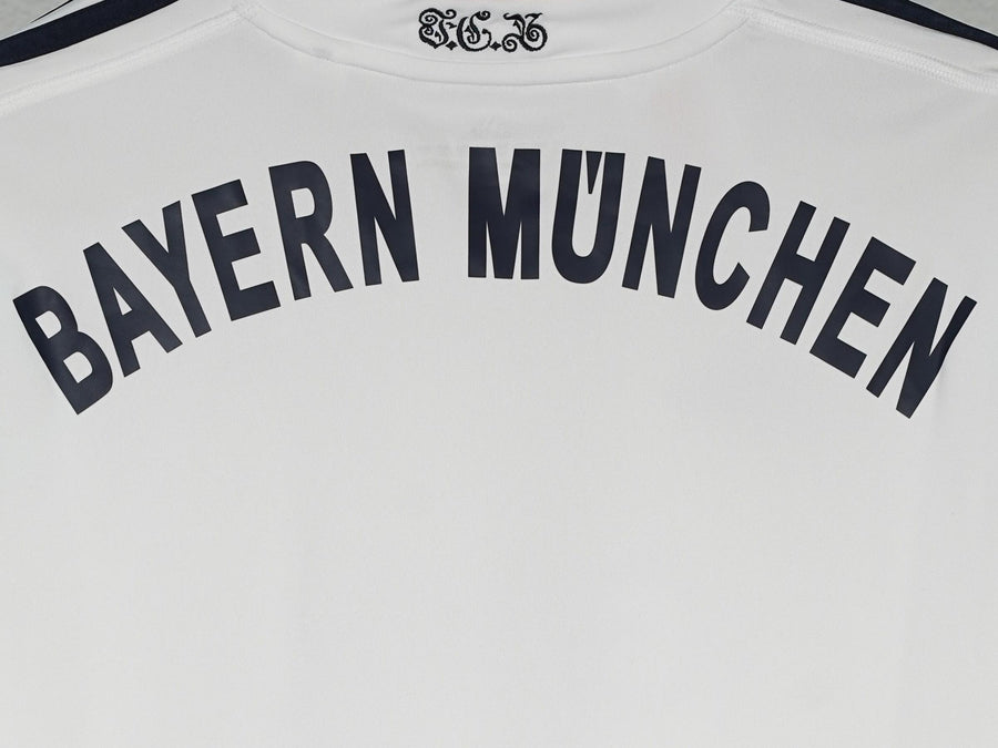 Bayern Munich Away Shirt 2010/11 (Kids L)