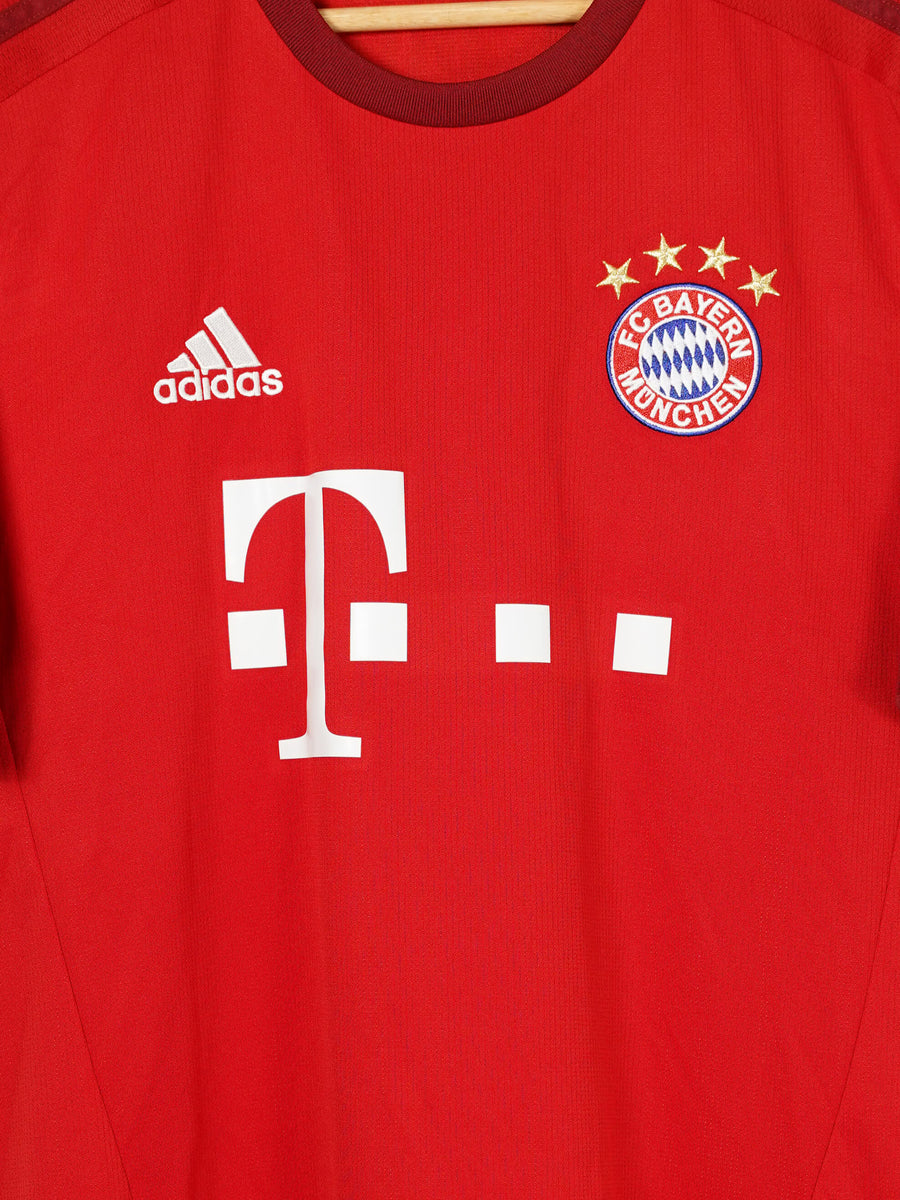 Bayern Munich Home Shirt 2015/16 Lewandowski 9 (L)