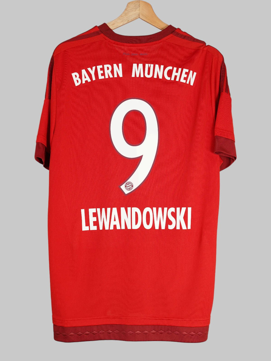 Bayern Munich Home Shirt 2015/16 Lewandowski 9 (XL)
