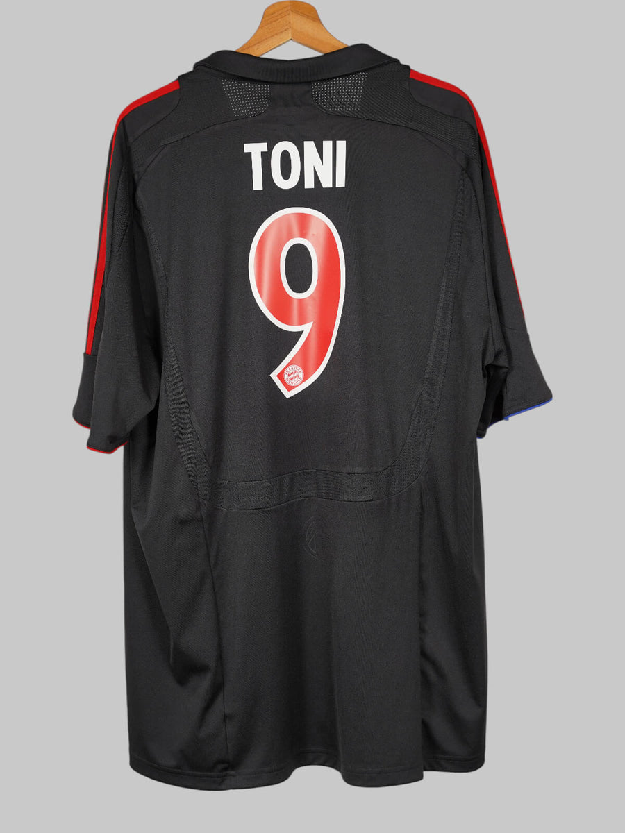 Bayern Munich Third Shirt 2007/8 Toni 9 (XXL)