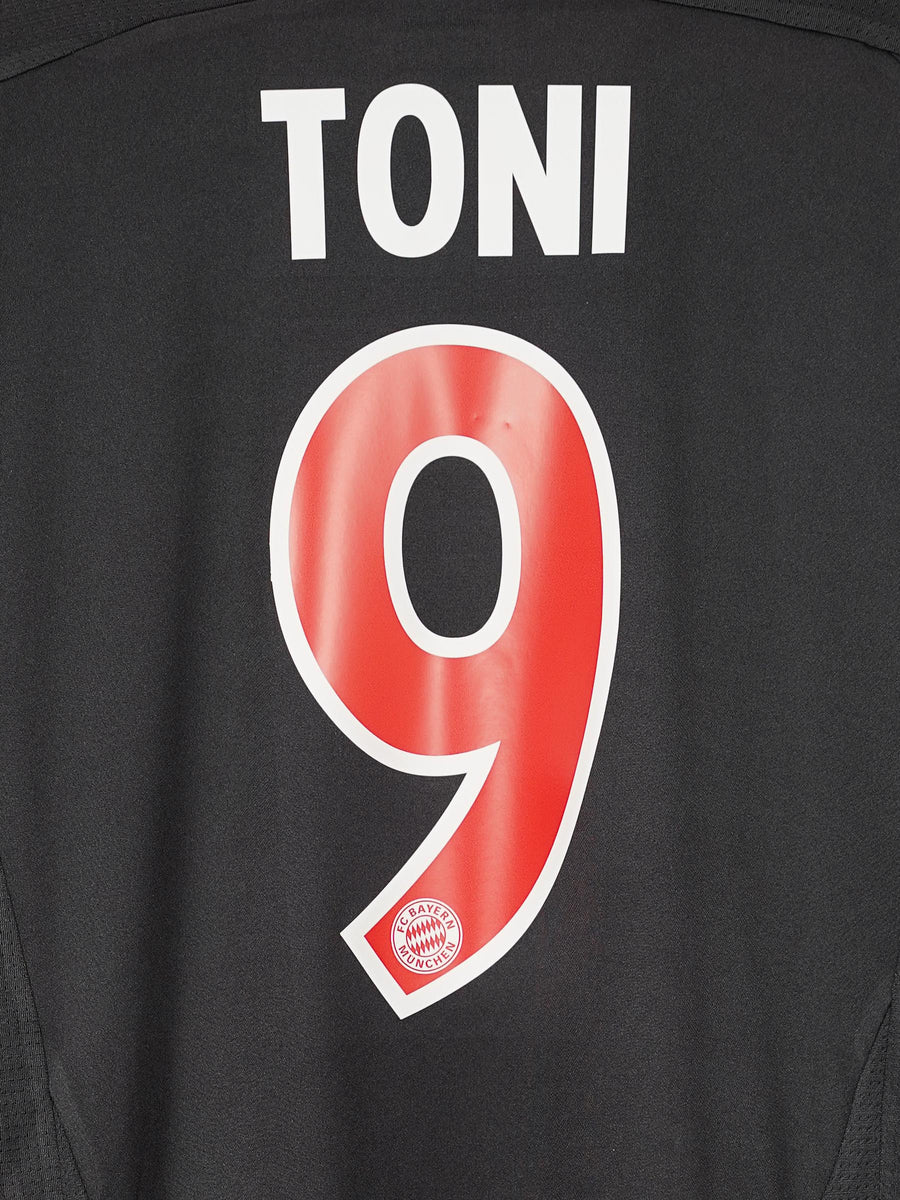 Bayern Munich Third Shirt 2007/8 Toni 9 (XXL)
